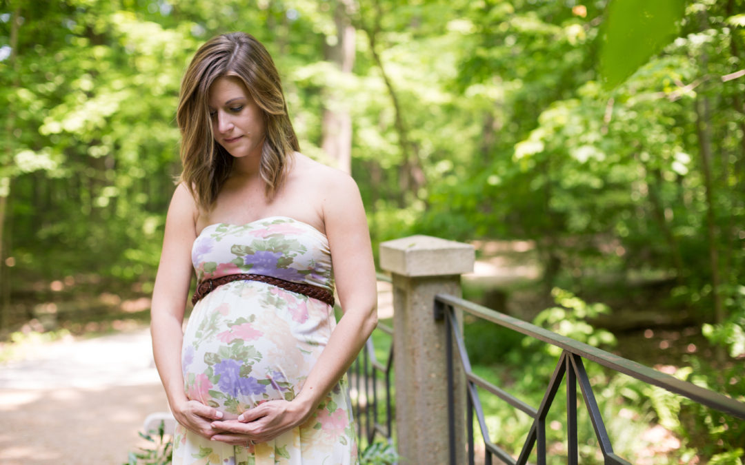 Maternity Photos: Inniswood Gardens – Westerville, Ohio