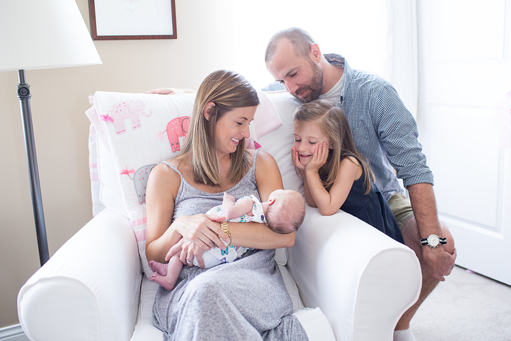 Meet Emma: Lifestyle Newborn Photos – New Albany, Ohio