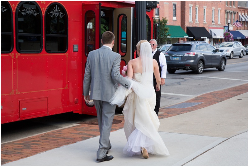 columbus trolley wedding pictures